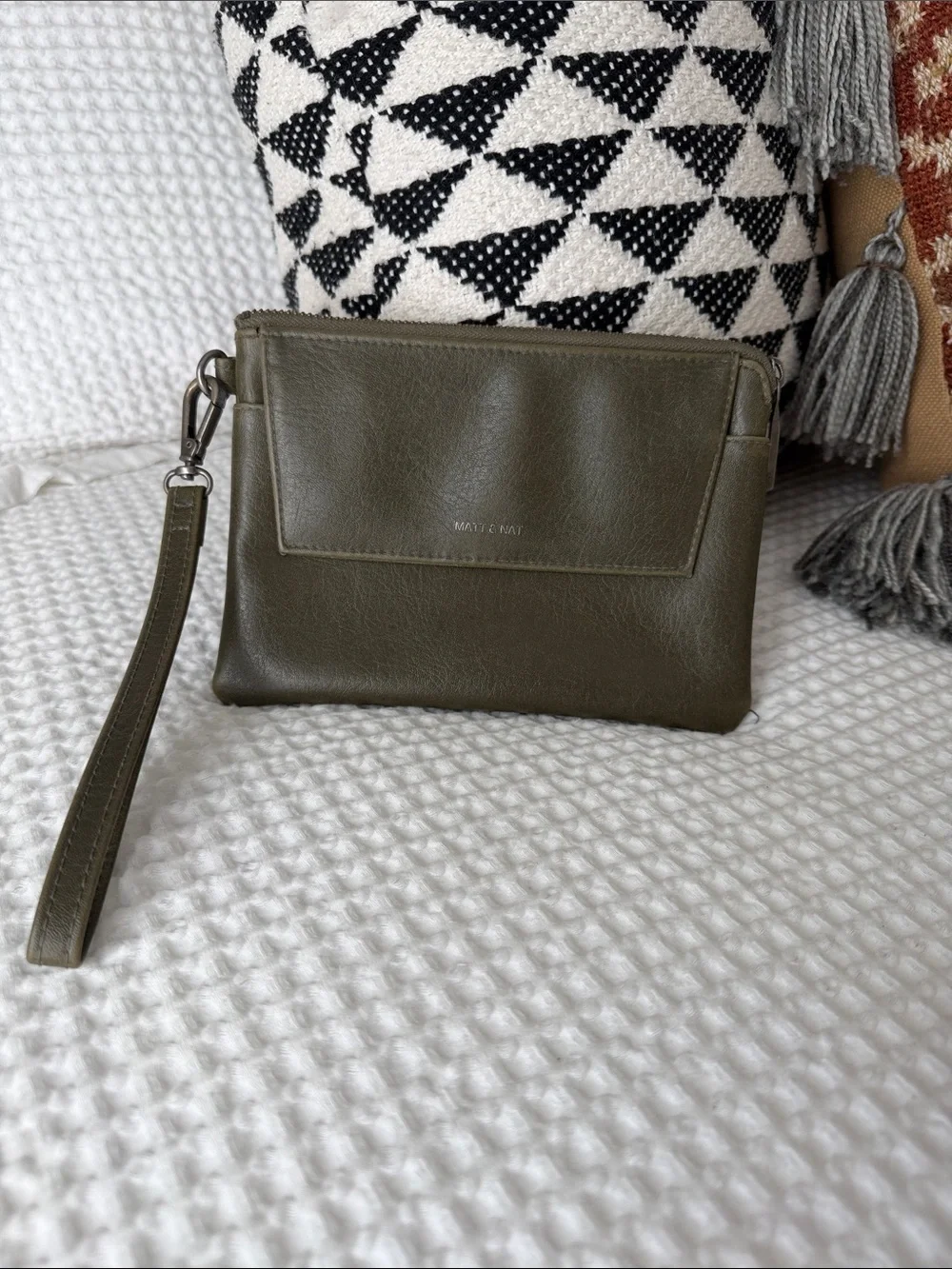 Matt & Nat Olive Green Wristlet Clutch with Detachable Strap